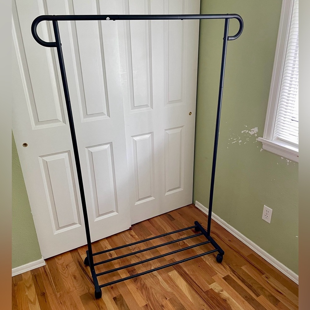 Black Metal Clothing Rack - Picture 6 of 8